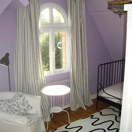 La Maison Beaurevoir بيت للعطل *